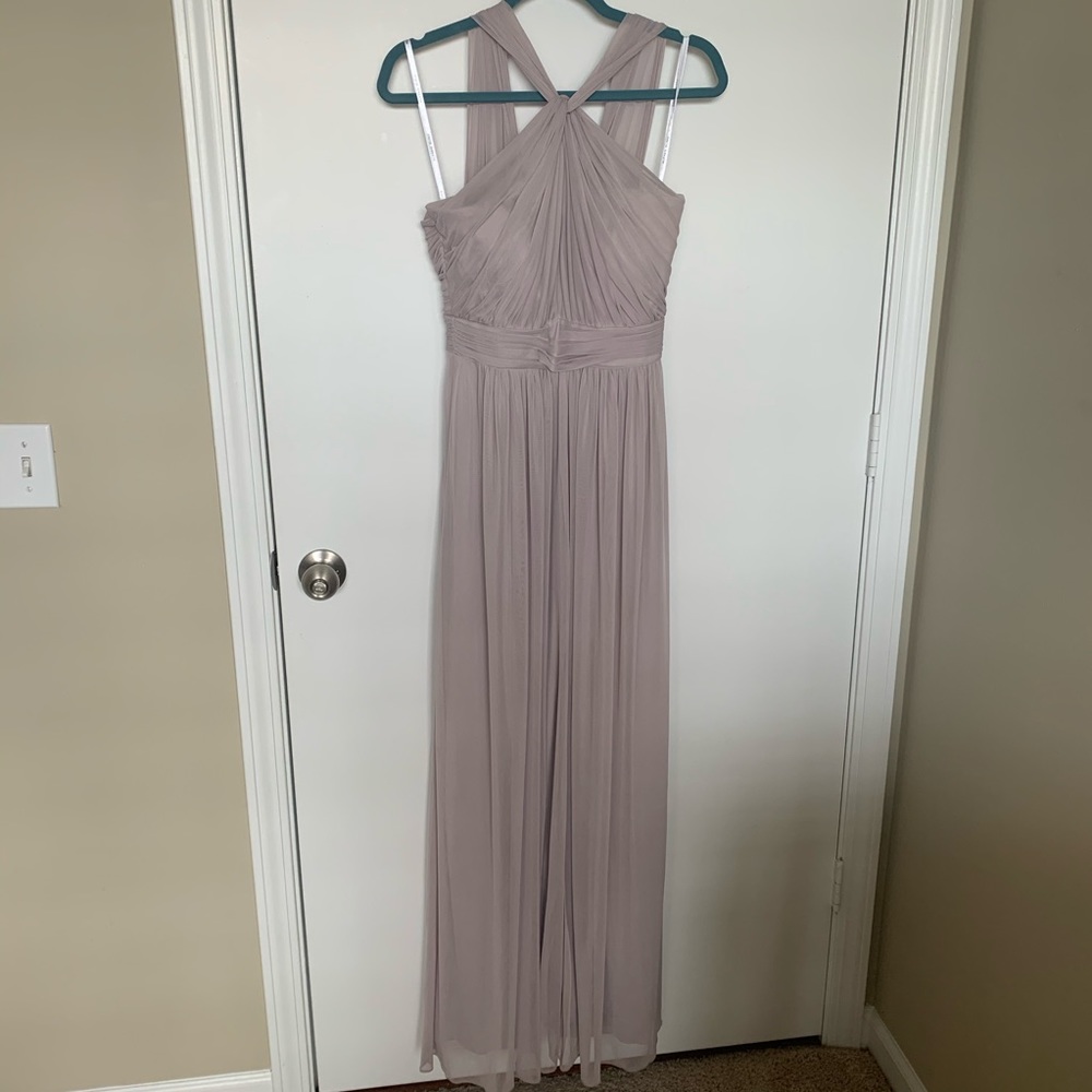 Alfred sung gown